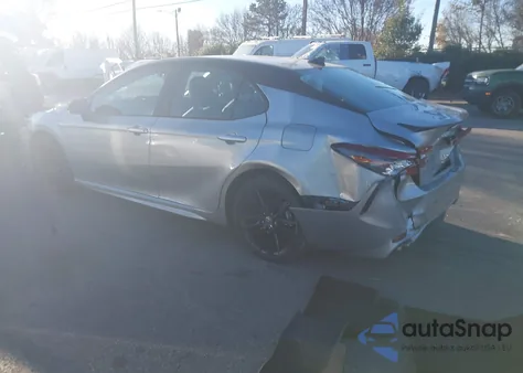 2021 Toyota Camry Xse Hybrid z USA, uszkodzony, nr VIN 4T1K31AK7MU028264